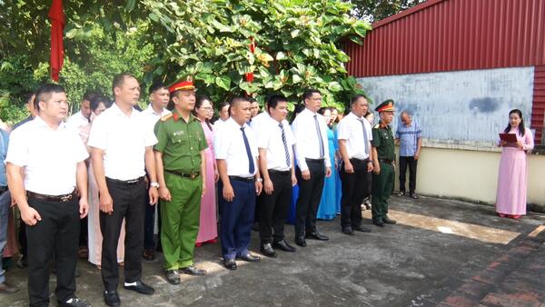 XÃ QUỐC VIỆT TỔ CHỨC VIẾNG CÁC NHÀ BIA TƯỞNG NIỆM ANH HÙNG LIỆT SĨ NHÂN KỶ NIỆM 79 NĂM NGÀY THƯƠNG BINH - LIỆT SĨ