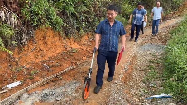KHẢO SÁT, HỖ TRỢ LÀM ĐƯỜNG GIAO THÔNG TẠI XÓM NÀ KHOANG