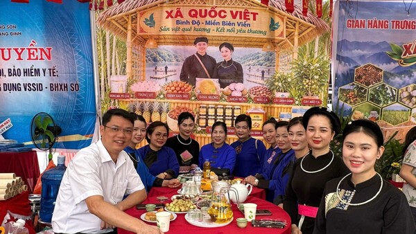 XÃ QUỐC VIỆT MANG SẢN VẬT ĐẶC TRƯNG ĐẾN NGÀY HỘI VĂN HÓA CÁC DÂN TỘC, CHÀO MỪNG 76 NĂM NGÀY GIẢI PHÓNG THẤT KHÊ